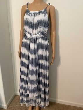 NWOT Unique Multi-Way Wear Maxi Dress